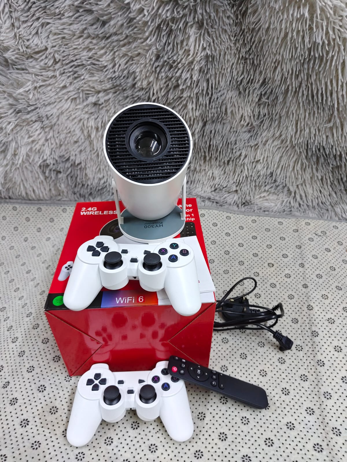 HY300 ProjectorAndroid 13 Smart portable gaming projector